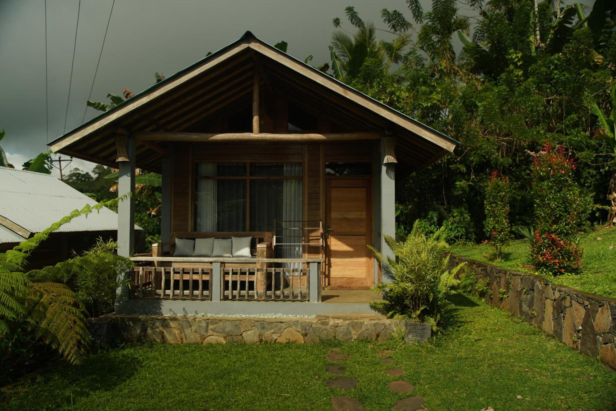 The Geckos Homestay Kelimutu Luaran gambar