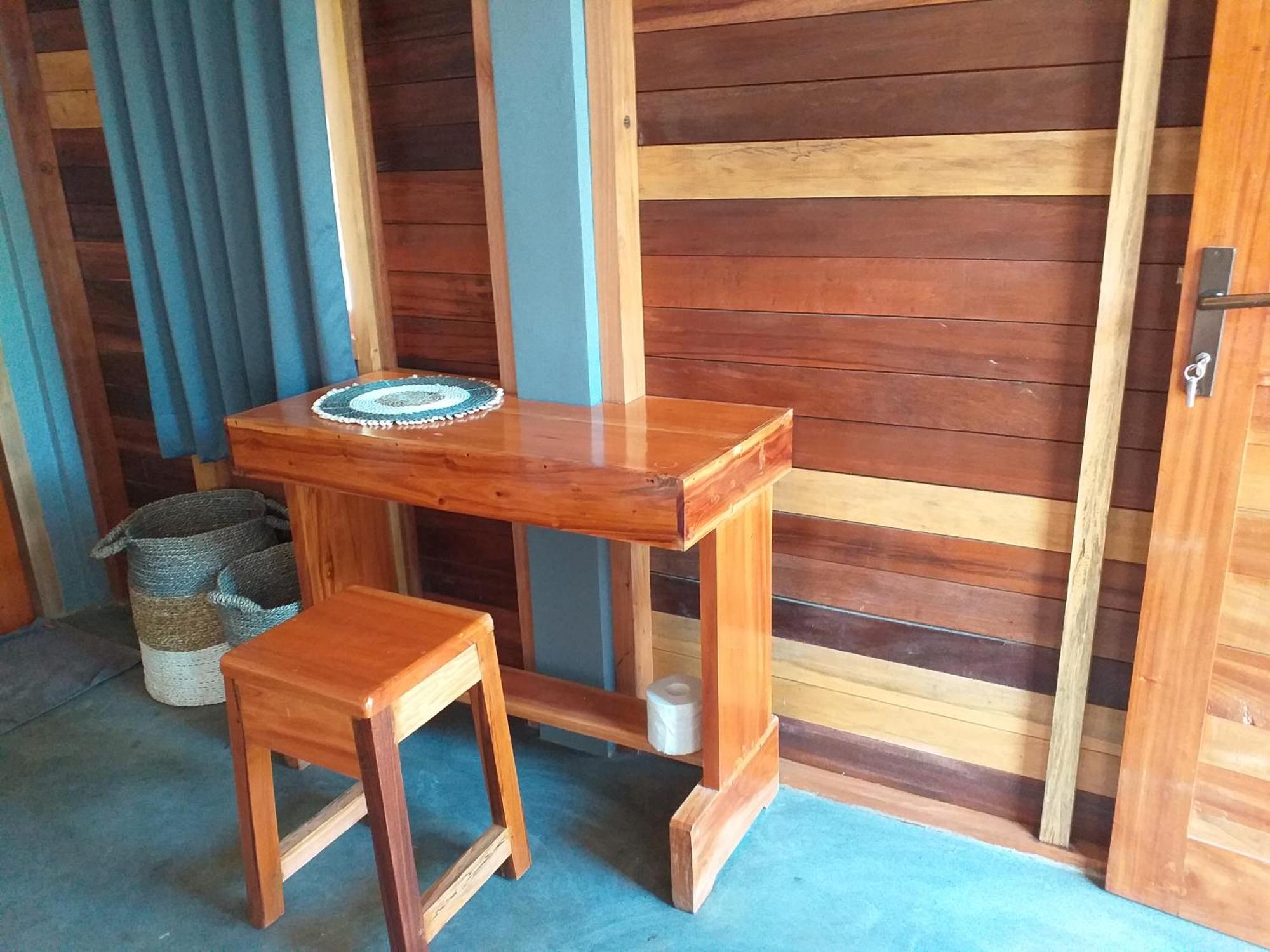 The Geckos Homestay Kelimutu Bilik gambar